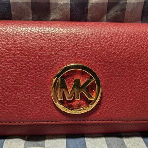 Michael Kors Women's Fulton Flap Continental Red pebble leather Wallet